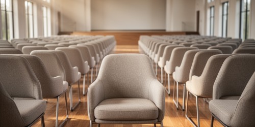 O que são cadeiras para auditório de igreja: usos e cuidados