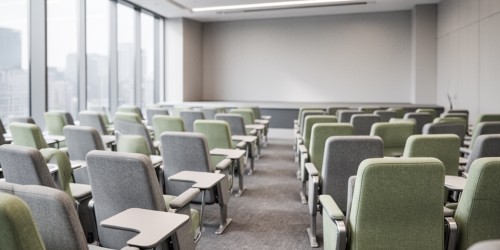 Quais cadeiras escolher para um auditório em uma clínica