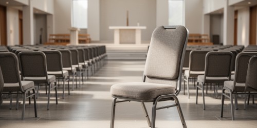 O que avaliar antes de comprar cadeiras para a igreja