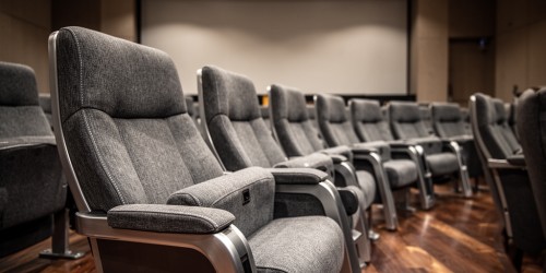 Poltronas de auditório, como escolher?