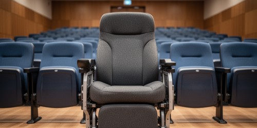 O que é uma poltrona para pessoas obesas em auditórios